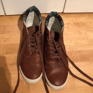 Bucketfeet Brown Leather Chukka